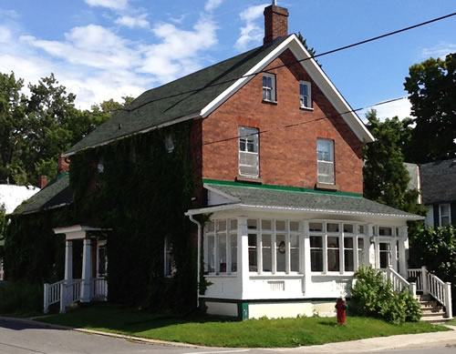 theHumm's office in Almonte
